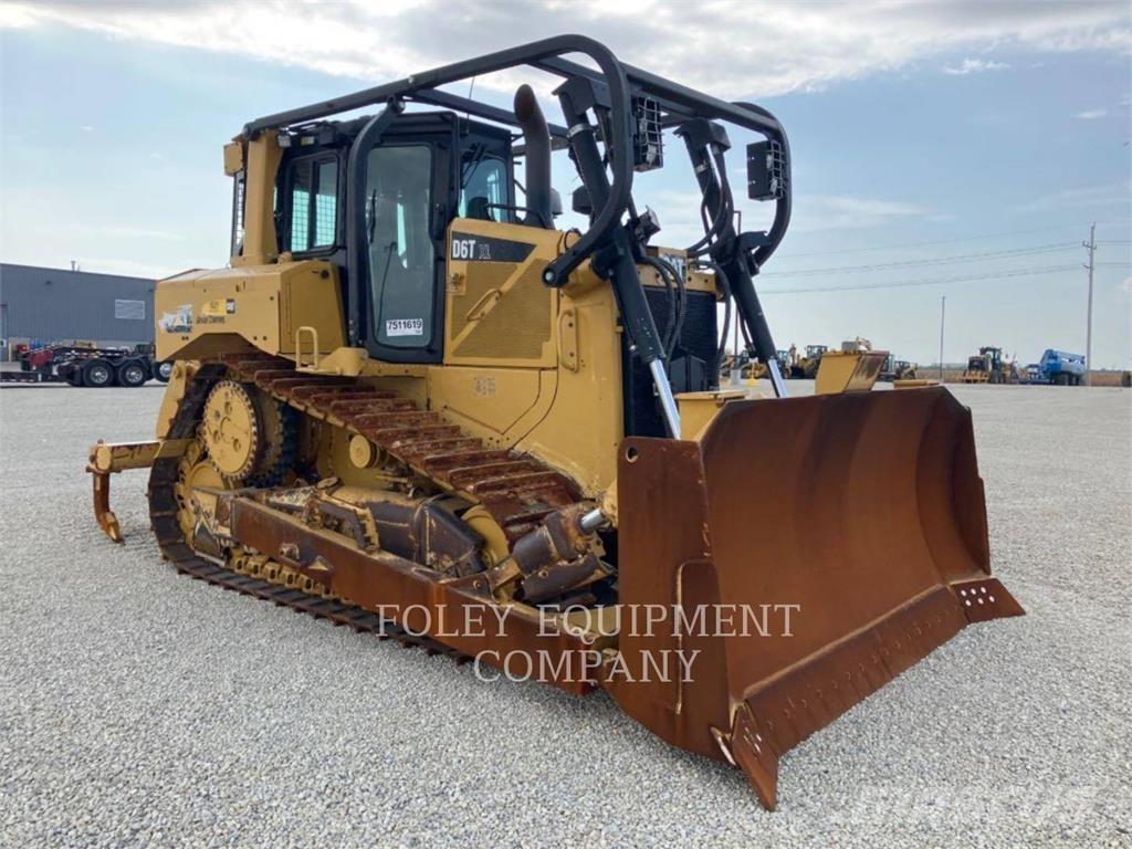 CAT D6TXLSUA Buldooserid
