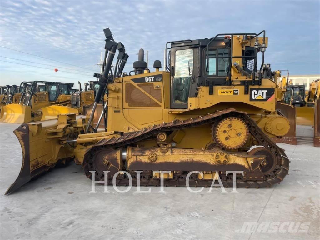 CAT D6TXWVPWI3 Buldooserid