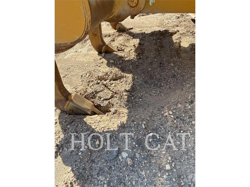 CAT D6XELGPVP3 Rataslaadurid
