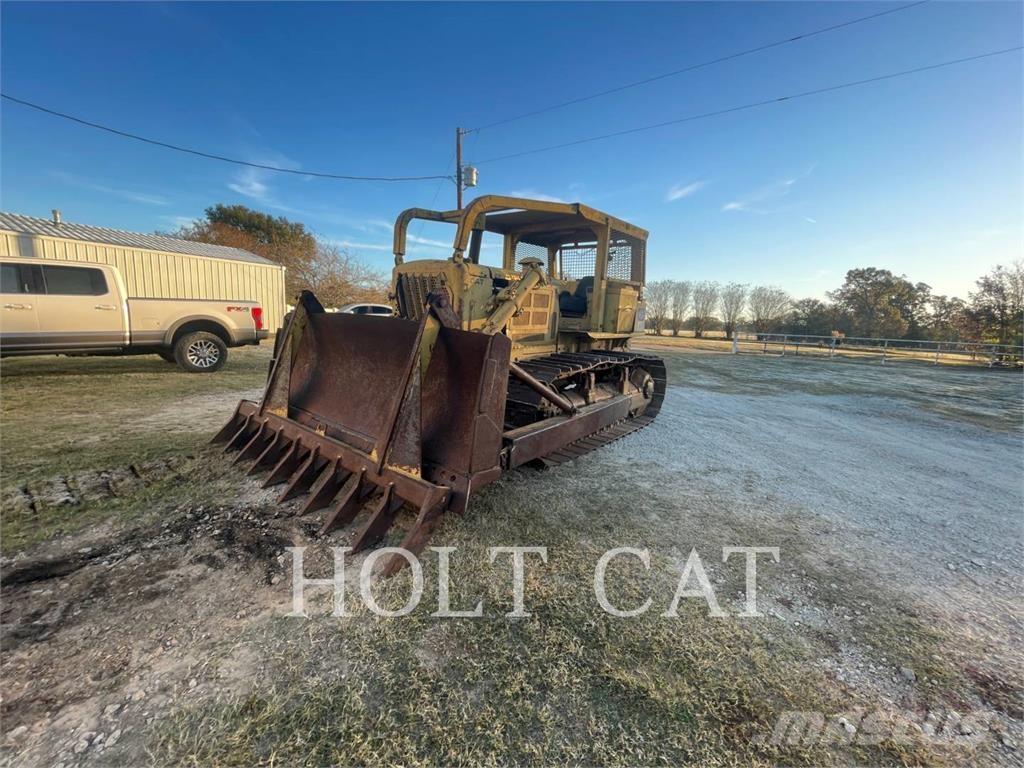 CAT D7 Buldooserid
