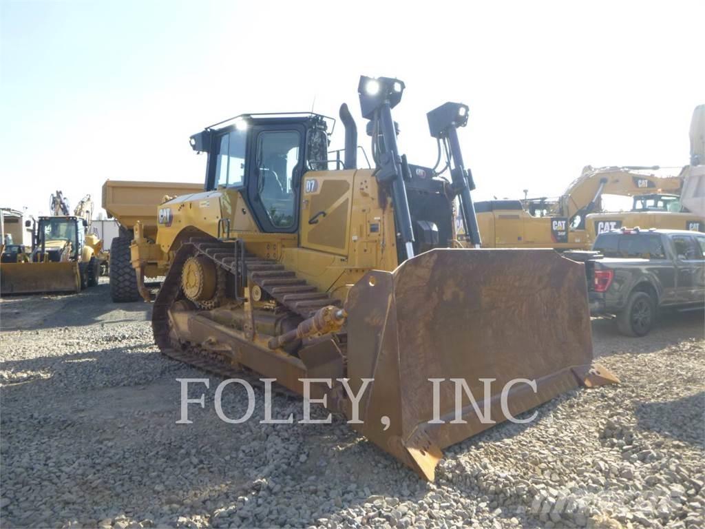 CAT D7-17 Buldooserid