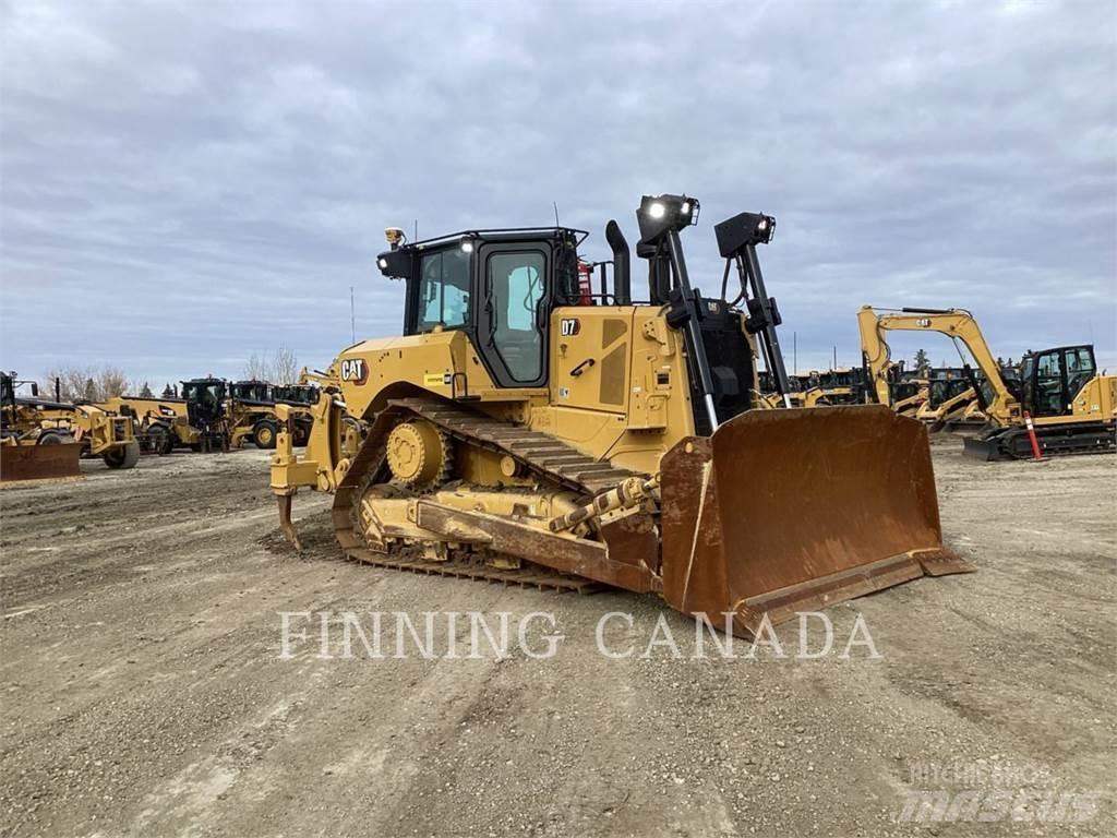 CAT D7-17 Buldooserid