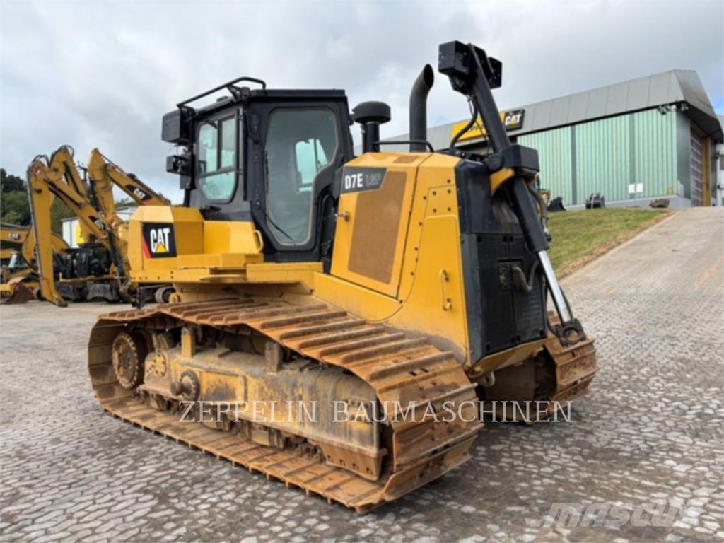 CAT D7E Buldooserid
