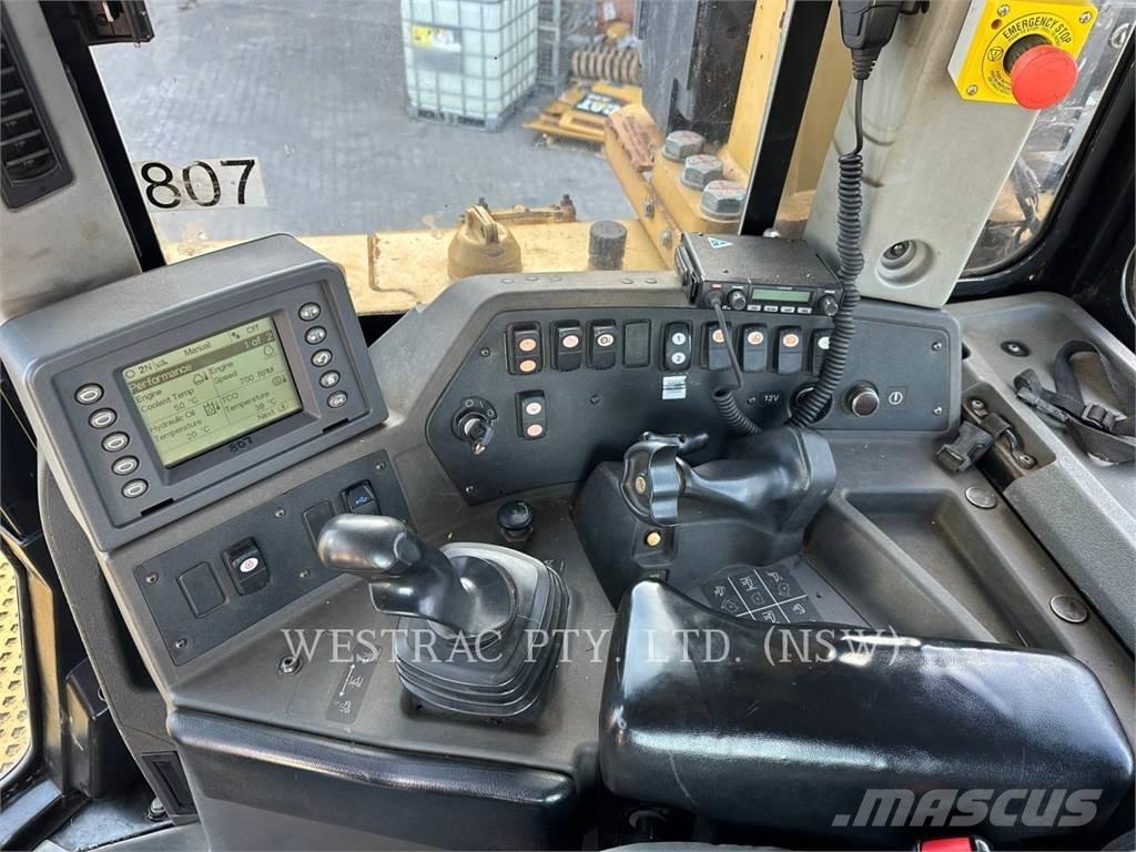 CAT D8T Buldooserid