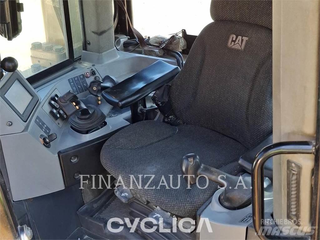 CAT D8T Buldooserid