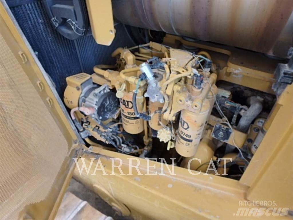 CAT D8T 4XLARO Buldooserid