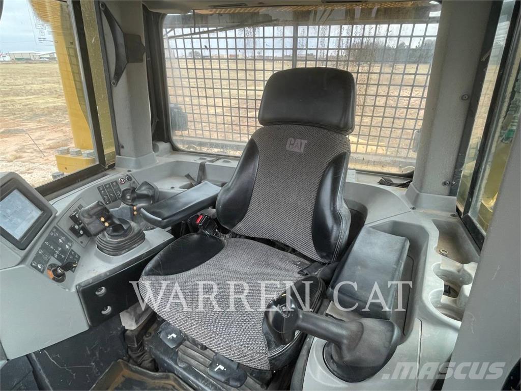 CAT D8T 4XLARO Buldooserid