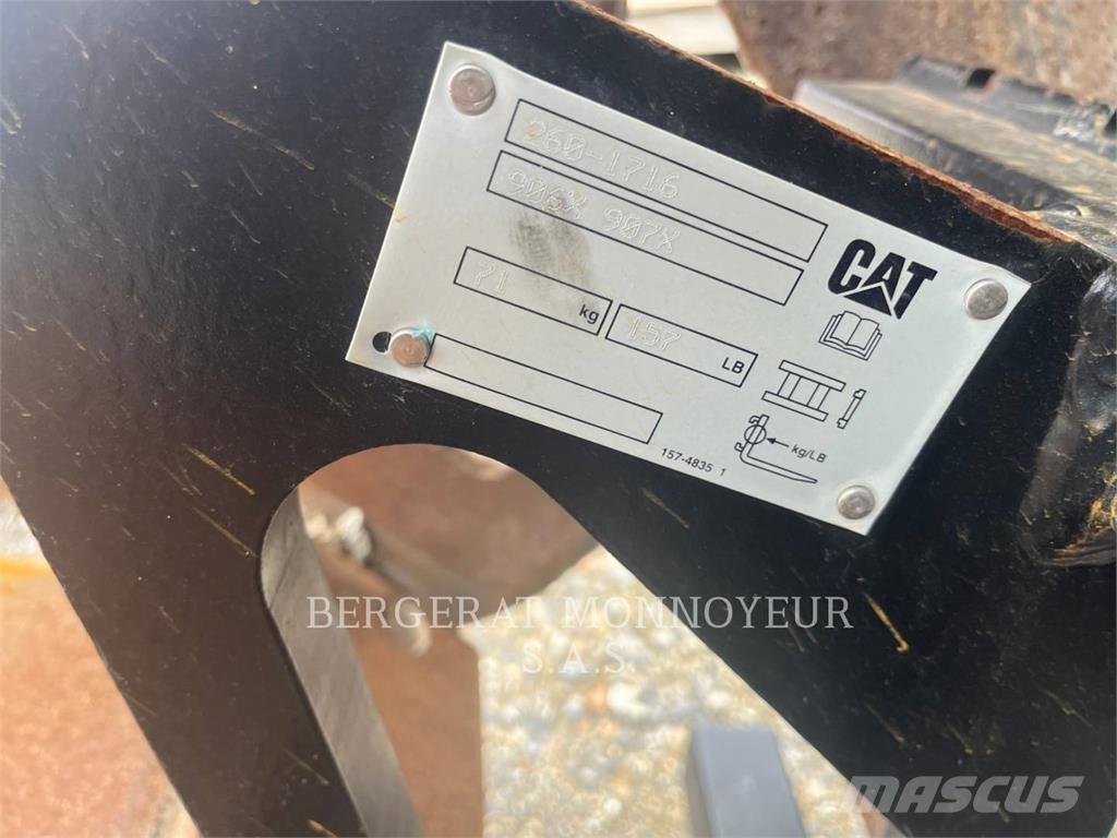 CAT FOURCHE 906 Muu