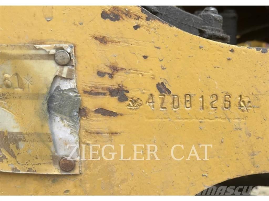 CAT IT18B Rataslaadurid
