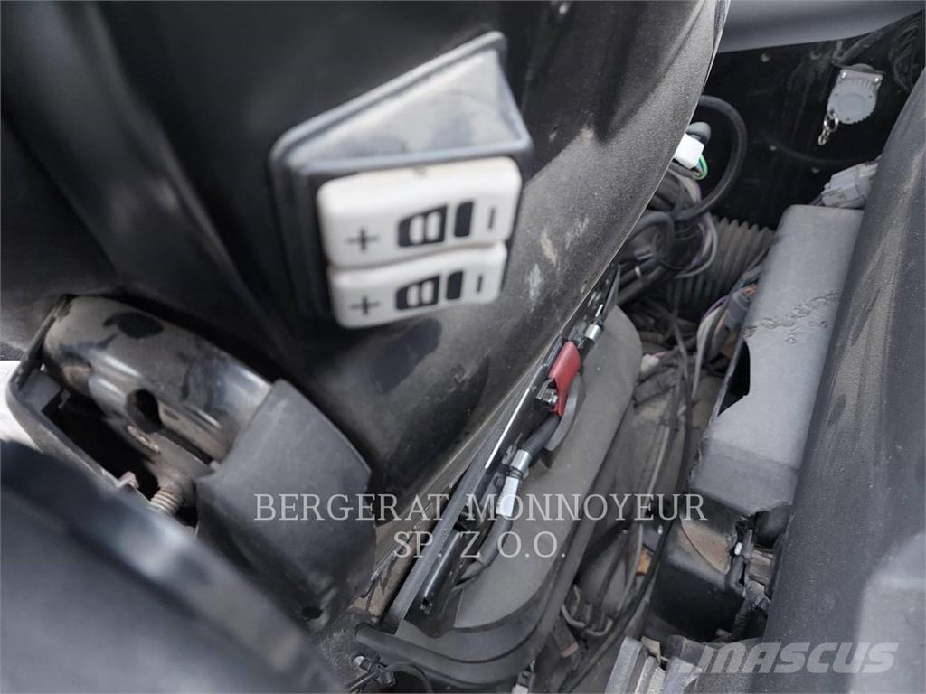 CAT M313D Ratasekskavaatorid