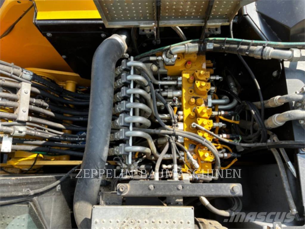 CAT M318F Ratasekskavaatorid