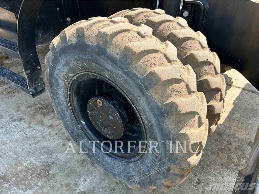 CAT M320 Ratasekskavaatorid
