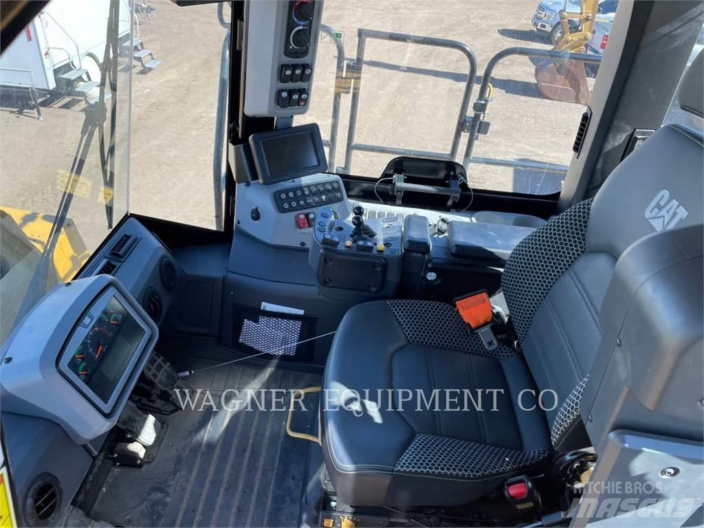 CAT M320F Ratasekskavaatorid