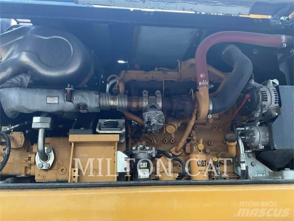 CAT M320F Ratasekskavaatorid