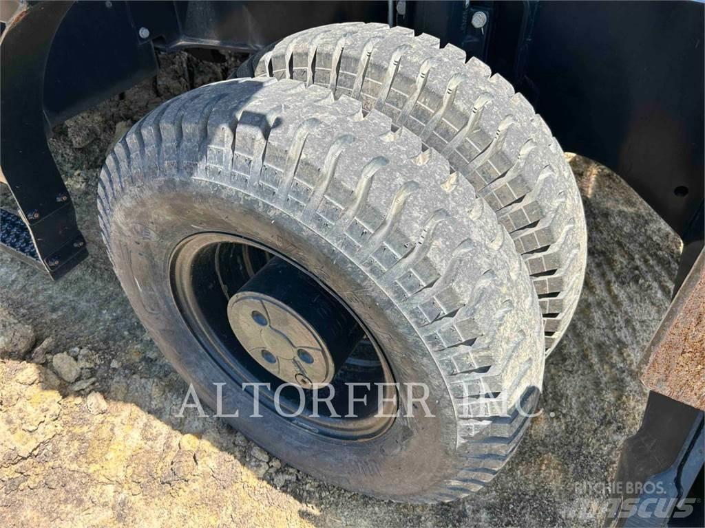 CAT M320F Ratasekskavaatorid