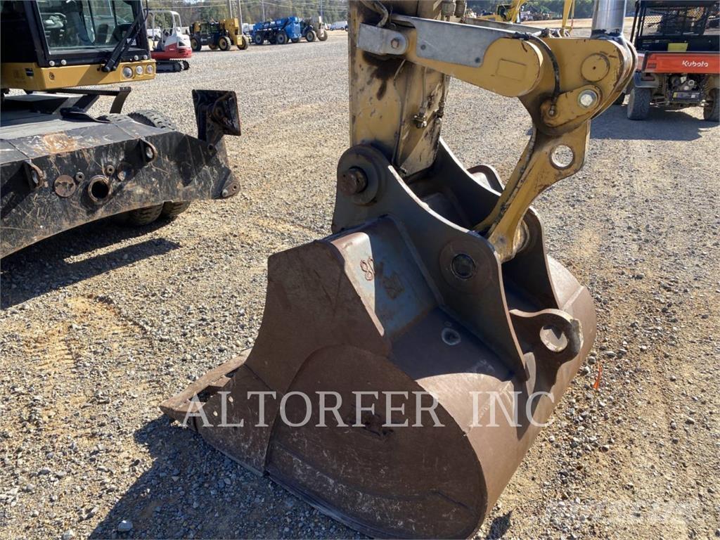 CAT M320F Ratasekskavaatorid