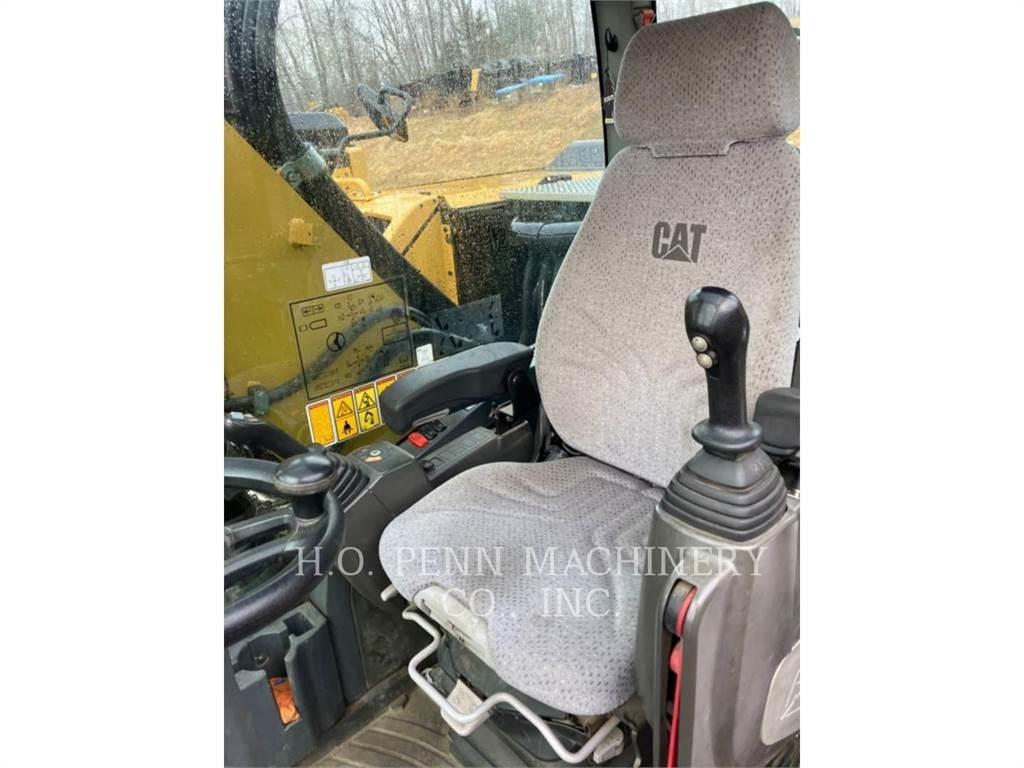CAT M322F Ratasekskavaatorid