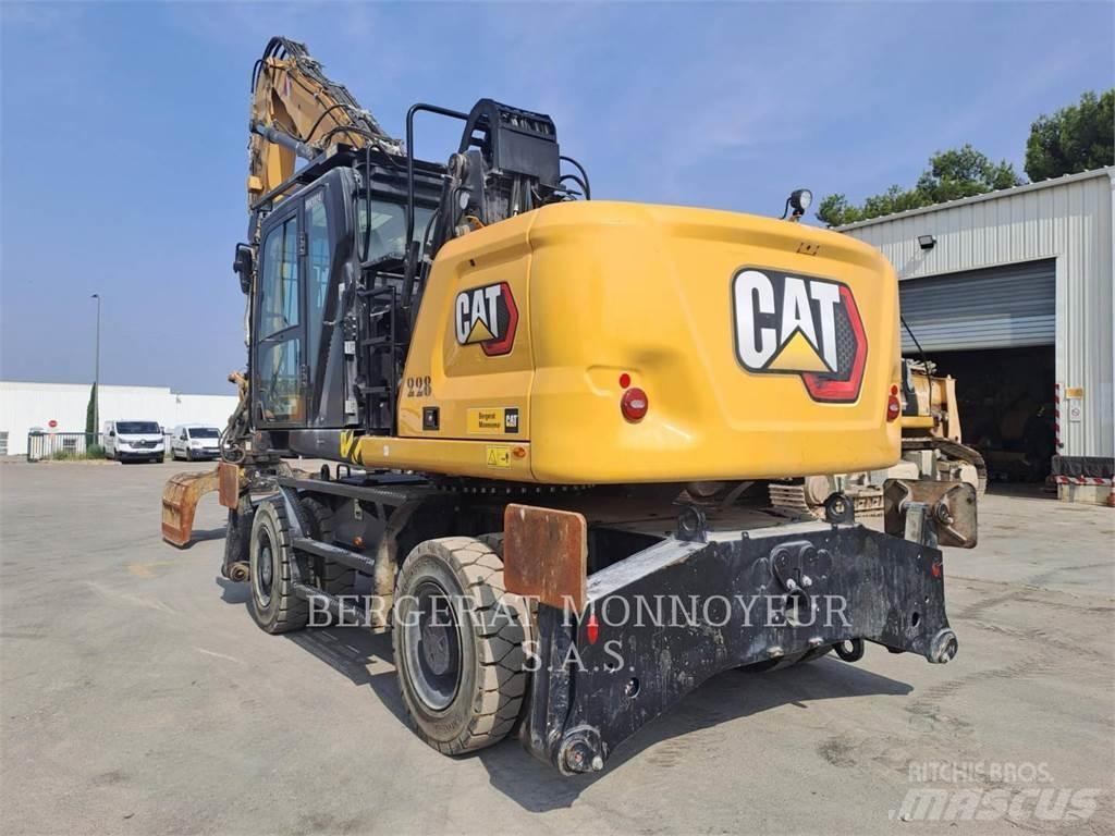CAT MH3024 Ratasekskavaatorid