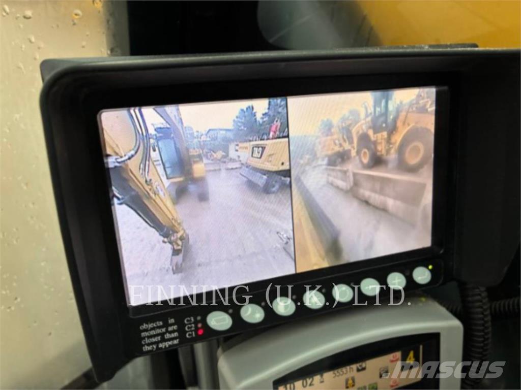 CAT MH3024 Lammutusekskavaatorid