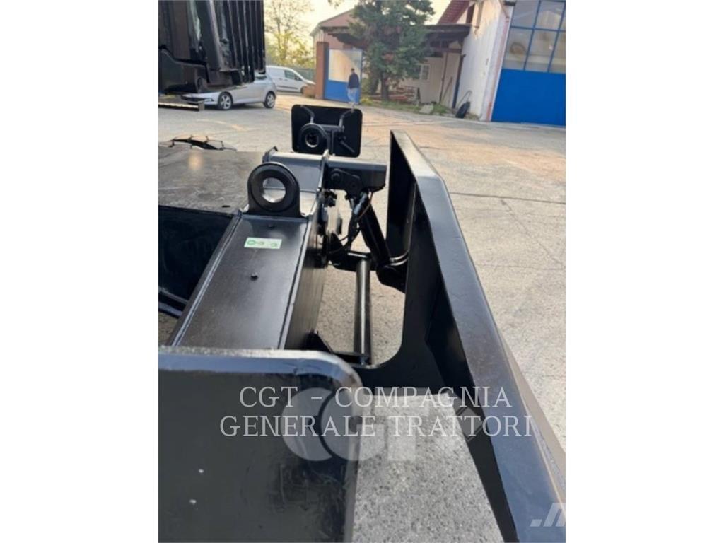 CAT MH3024NG Ratasekskavaatorid