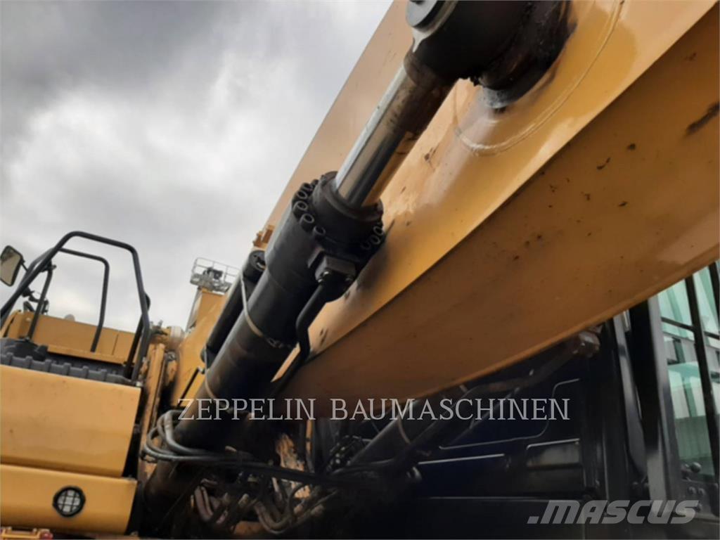 CAT MH3040-07A Lammutusekskavaatorid