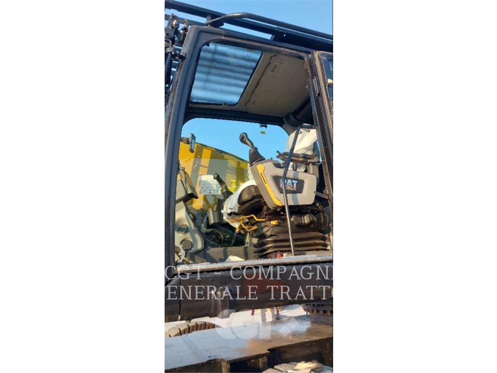 CAT MH3040NG Ratasekskavaatorid