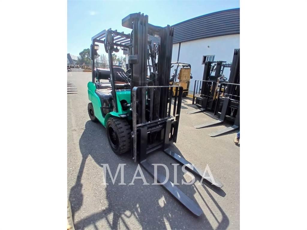 CAT MITSUBISHI FG30N-LP Kahveltõstukid - muud