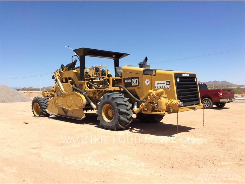 CAT RM-300 Asfaldi taaskasutuse masinad