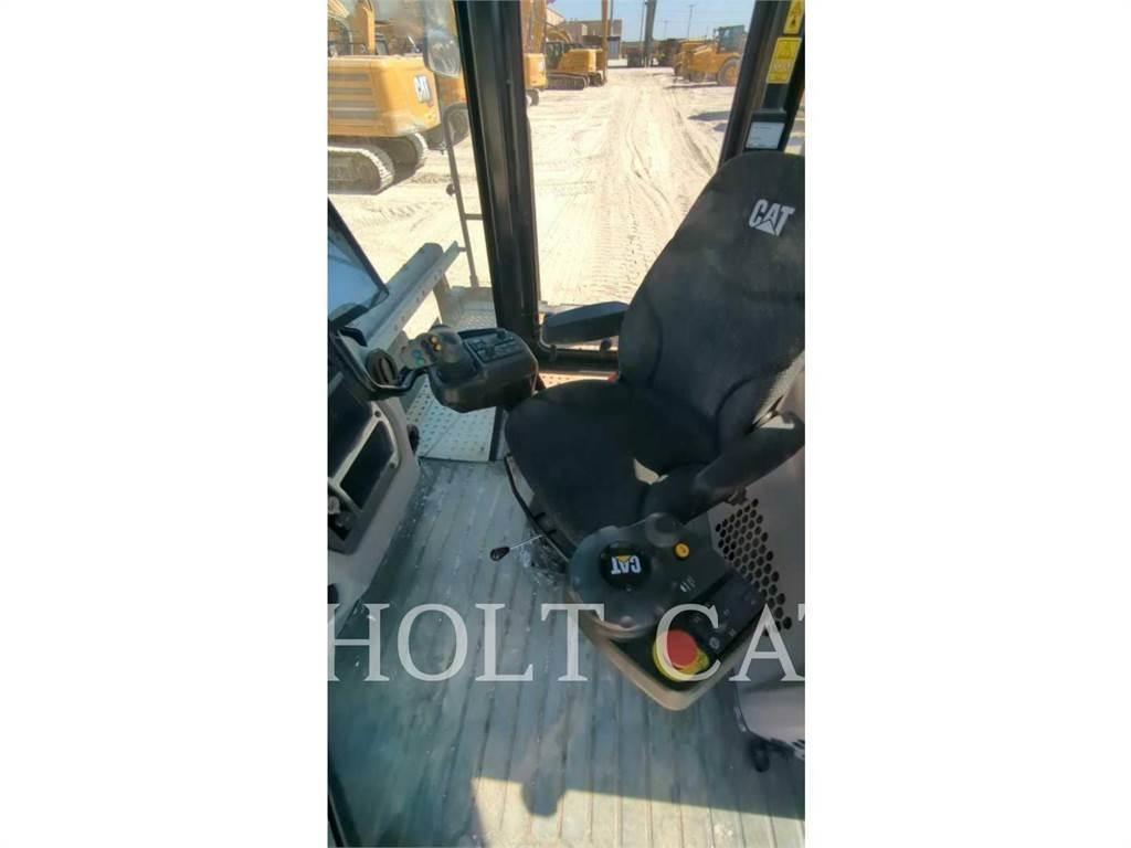 CAT RM400 CAB Asfaldi taaskasutuse masinad