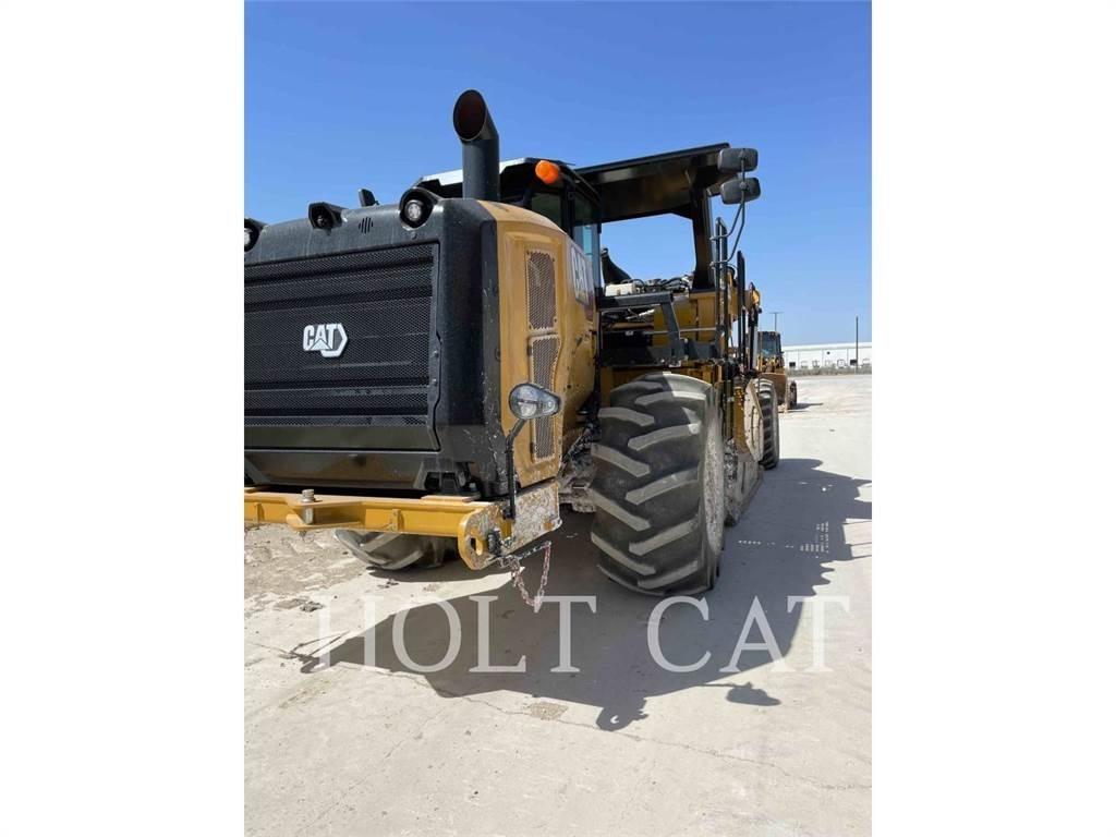 CAT RM400 CAB Asfaldi taaskasutuse masinad
