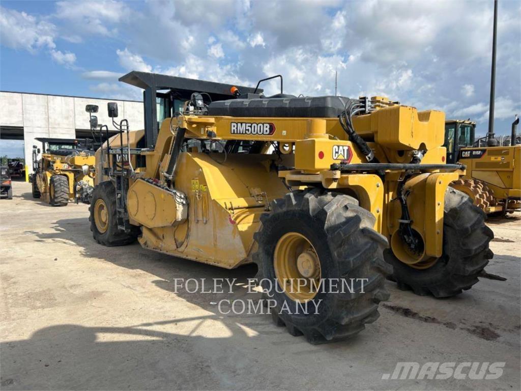 CAT RM500B Asfaldilaoturid