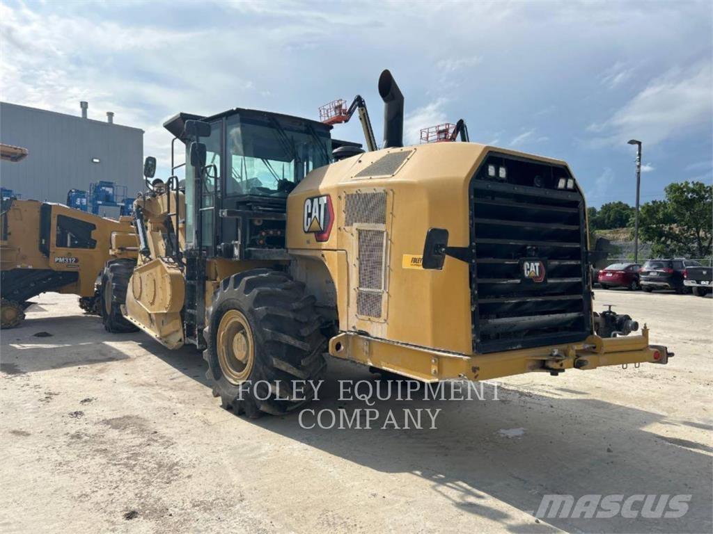 CAT RM500B Asfaldilaoturid