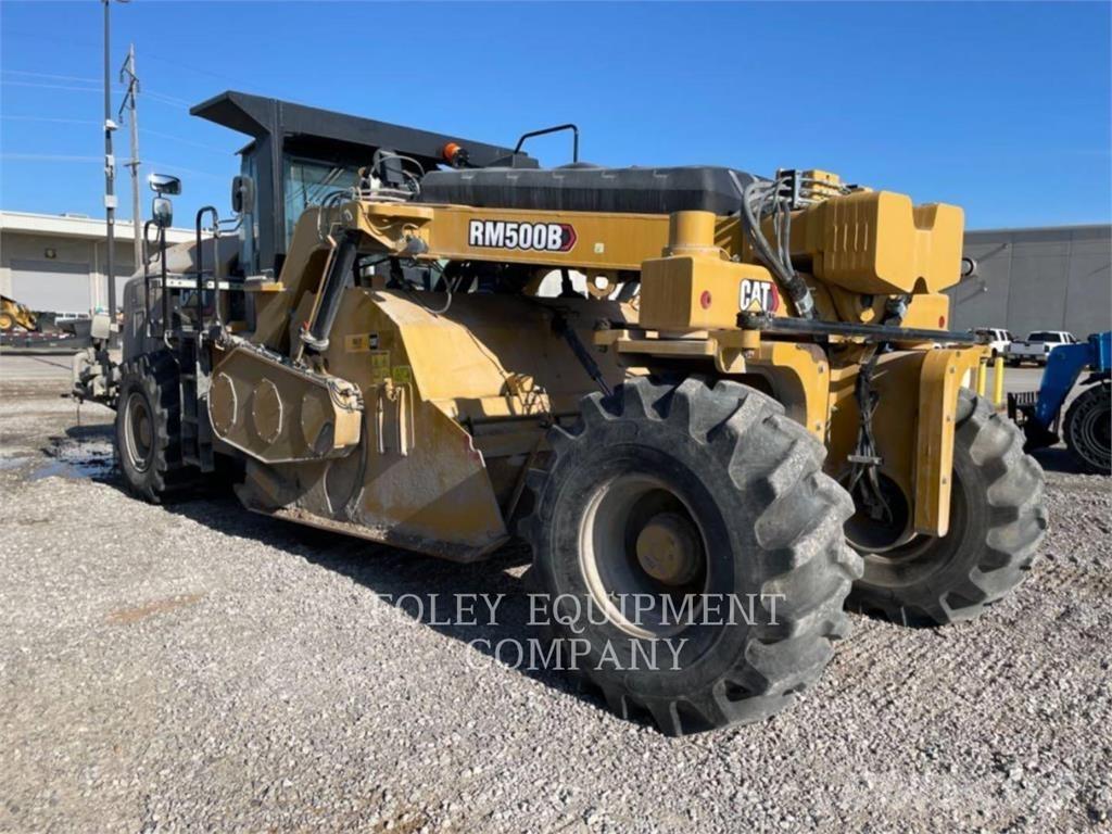 CAT RM500B Asfaldilaoturid