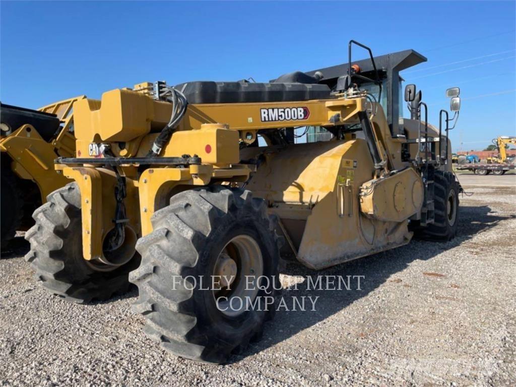 CAT RM500B Asfaldilaoturid