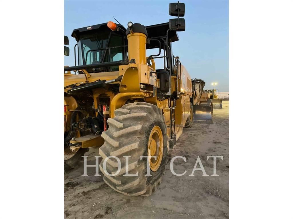 CAT RM800 Asfaldi taaskasutuse masinad