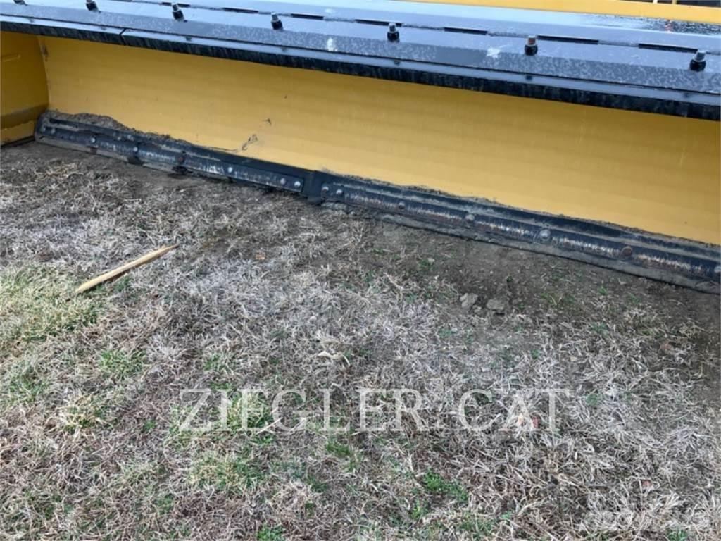 CAT STRAIT SNOW PUSHER Lumefreesid