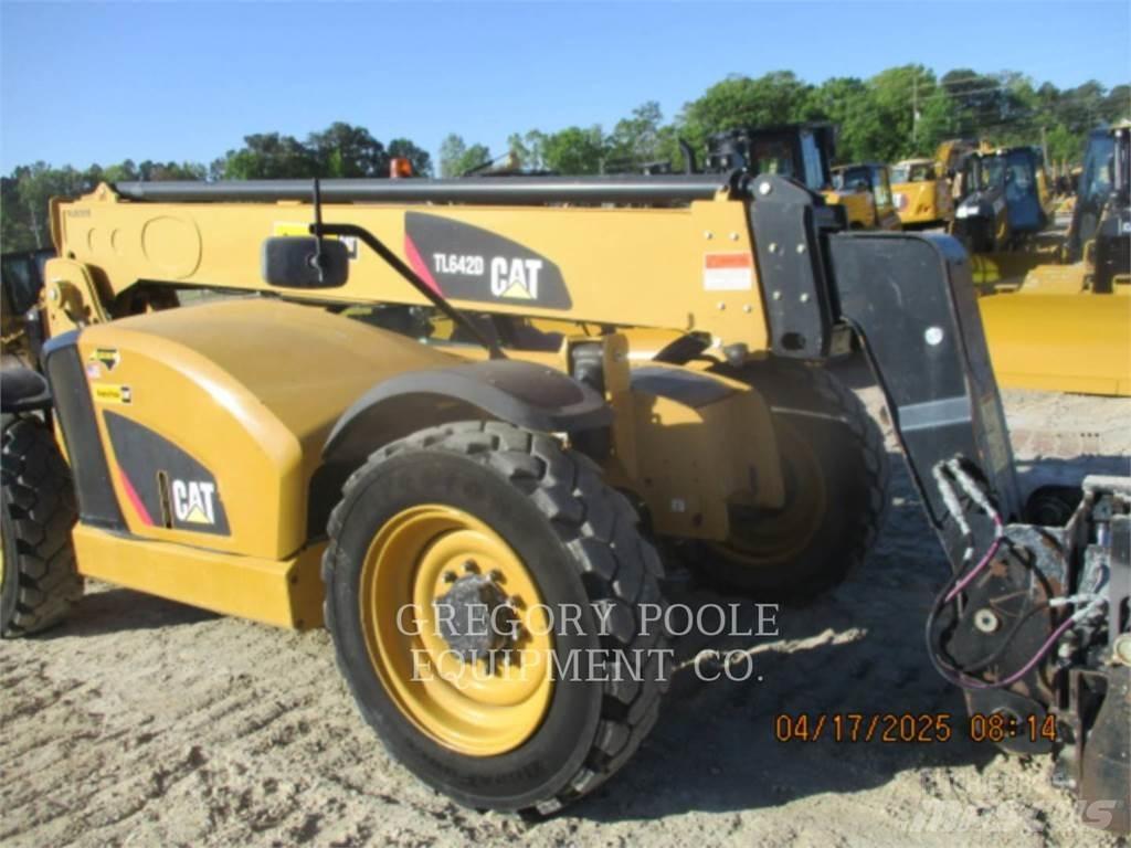 CAT TL642D Teleskooplaadurid