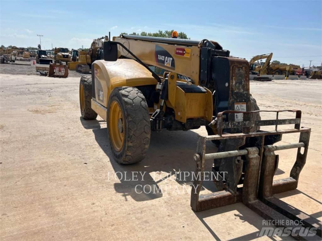 CAT TL642DO Teleskooplaadurid