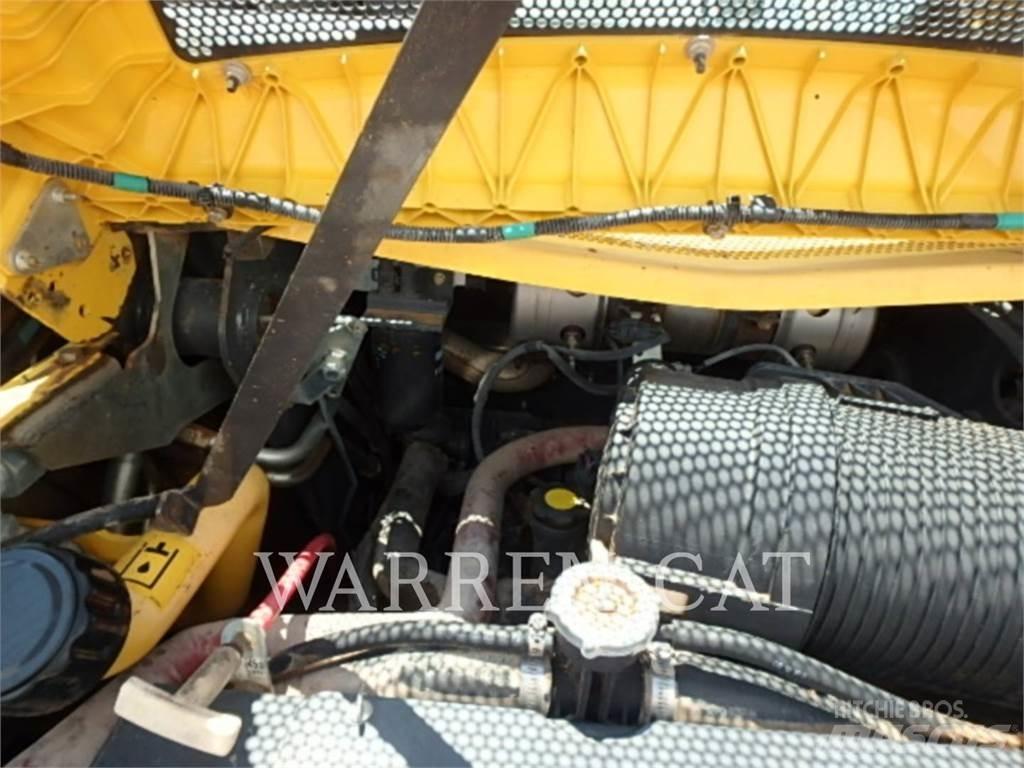 Ford / New Holland L220 Kompaktlaadurid