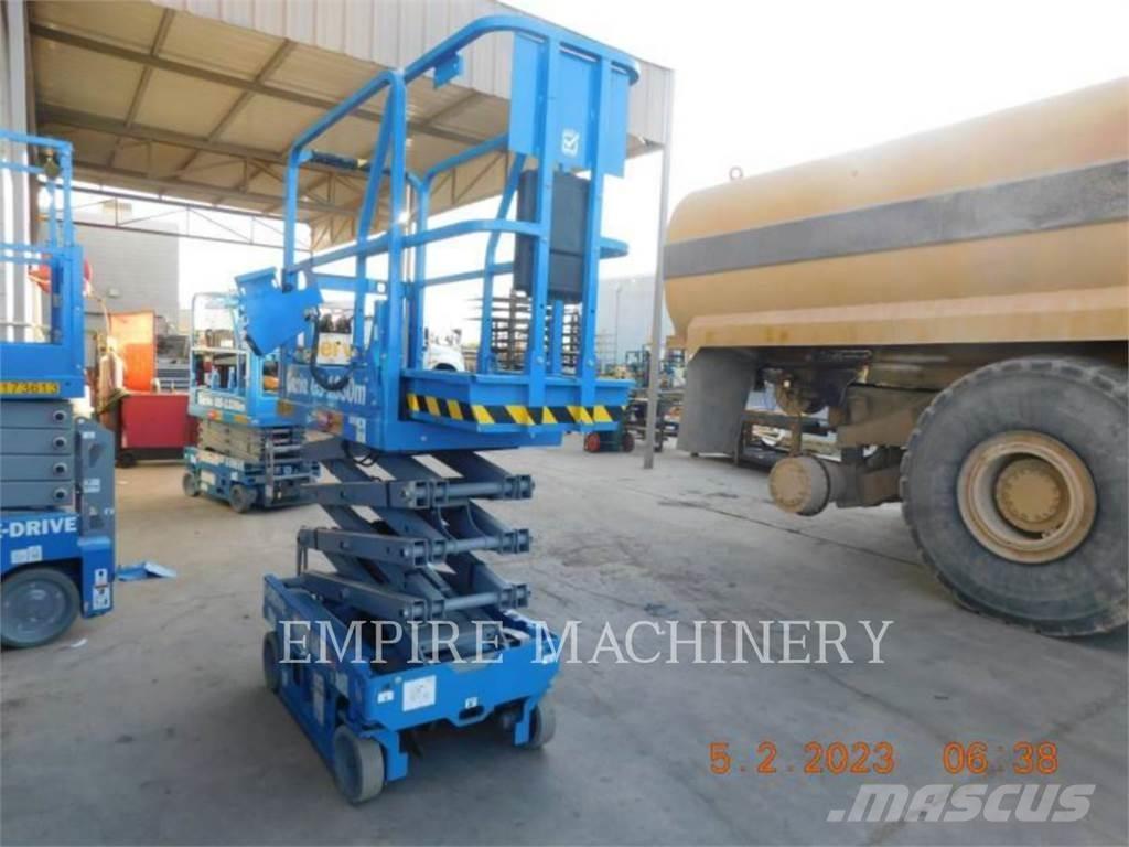 Genie GS1330 Iseliikuvad poomtõstukid