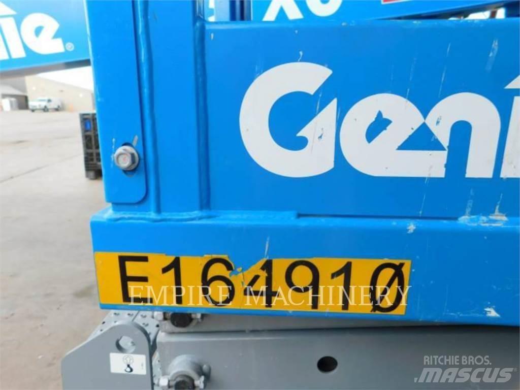 Genie GS1330 Iseliikuvad poomtõstukid