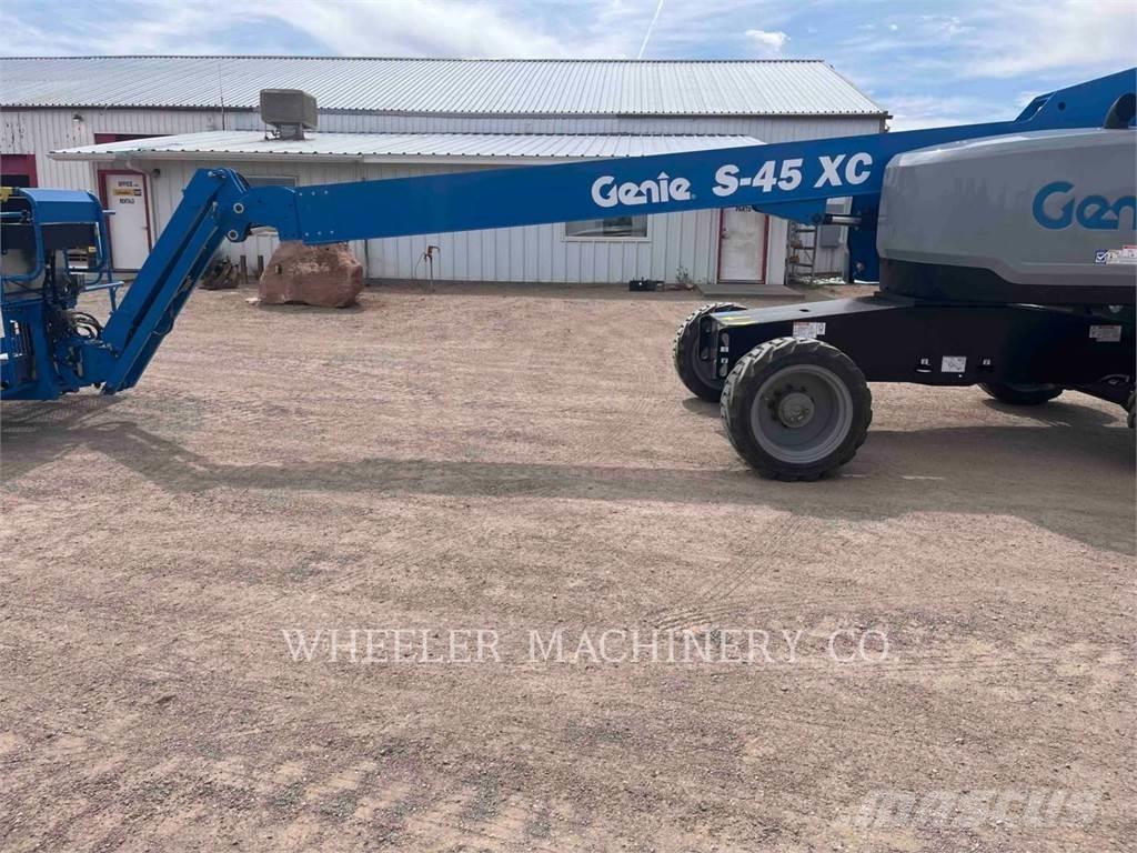 Genie S45XC Iseliikuvad poomtõstukid