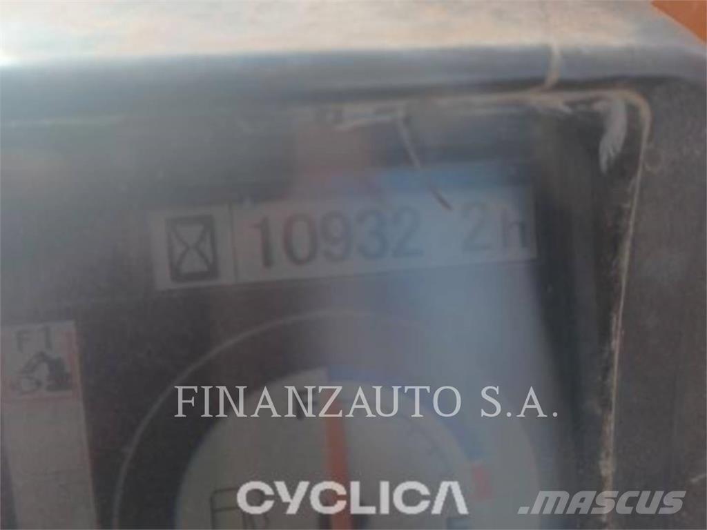 Hitachi ZX210 Roomikekskavaatorid