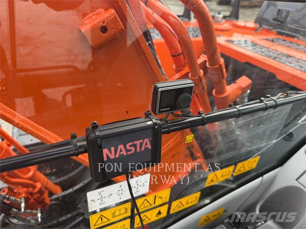 Hitachi ZX210LC Roomikekskavaatorid