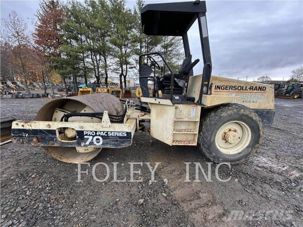 Ingersoll Rand SD70 Ühe trumliga rullid