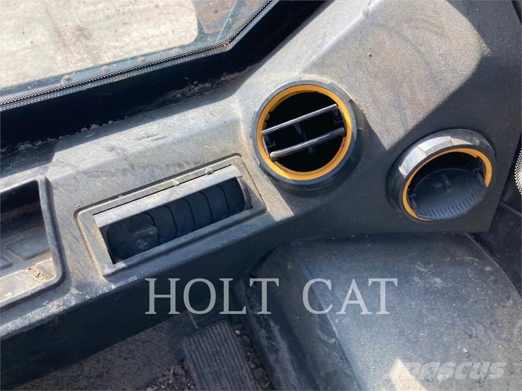 JCB 270T Roomiklaadurid