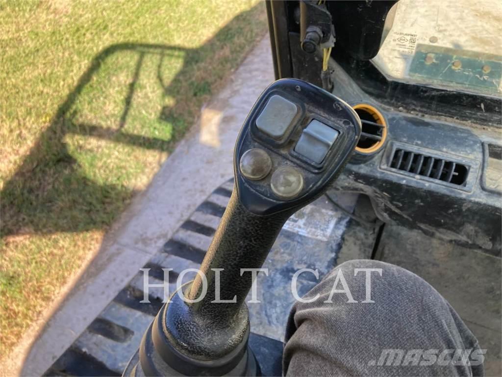 JCB 270T Roomiklaadurid