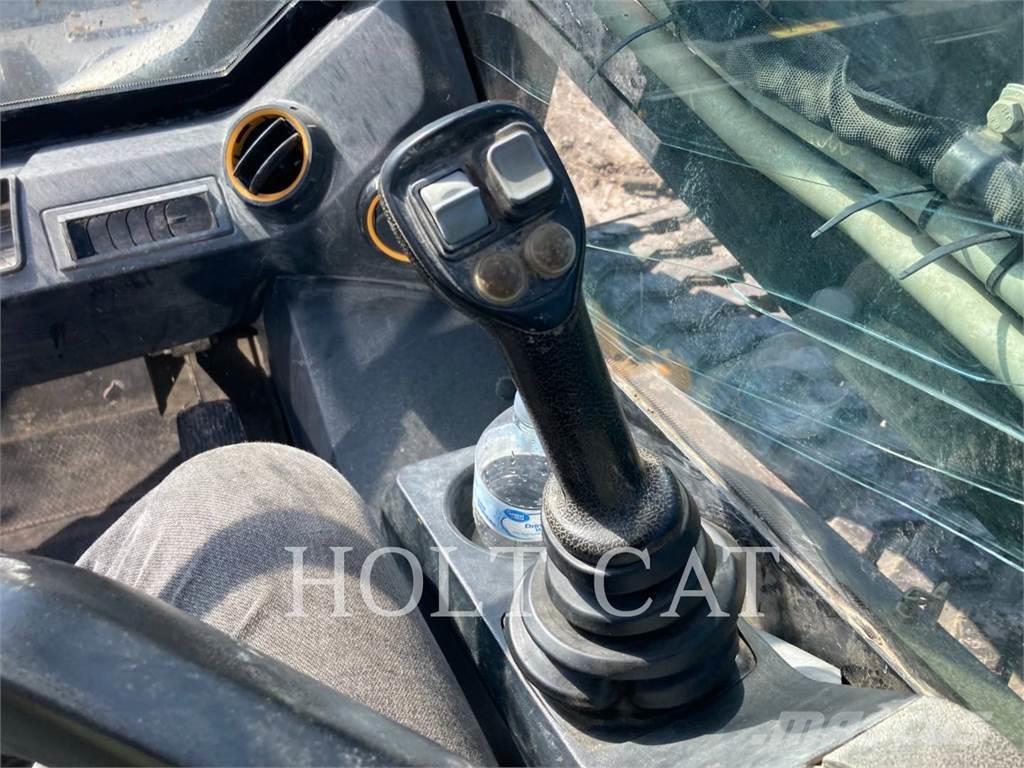 JCB 270T Roomiklaadurid