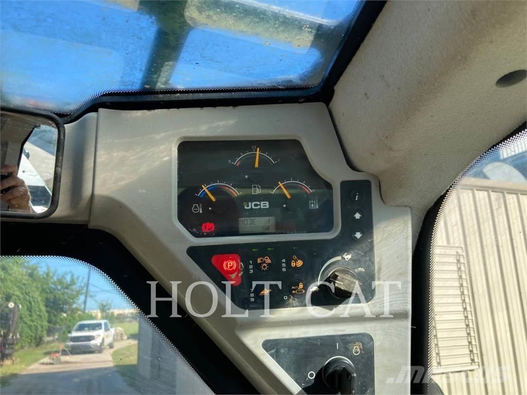 JCB 270T Roomiklaadurid