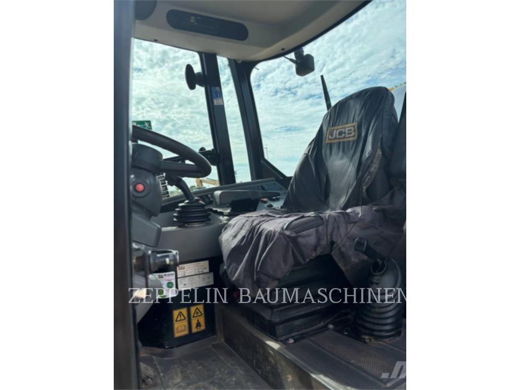 JCB 409 Rataslaadurid